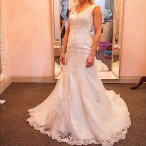 Stunning size 2 Corset Wedding Dress